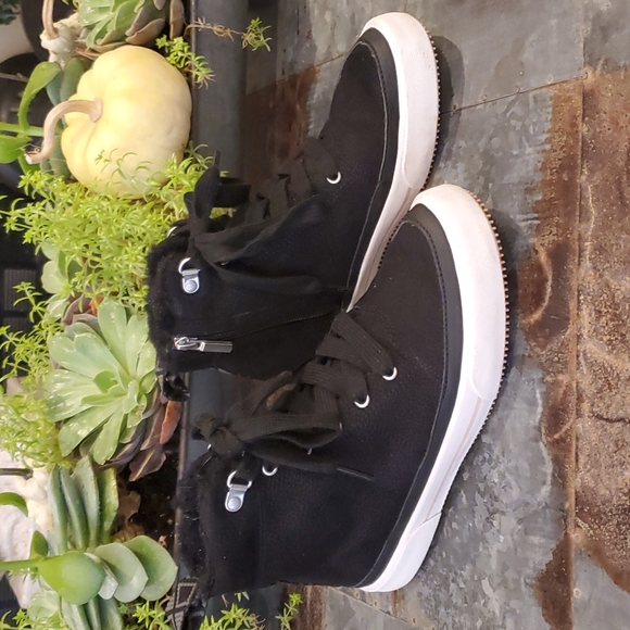 Roxy Black Ivan Fur High-Top Sneaker - Picture 2 of 16